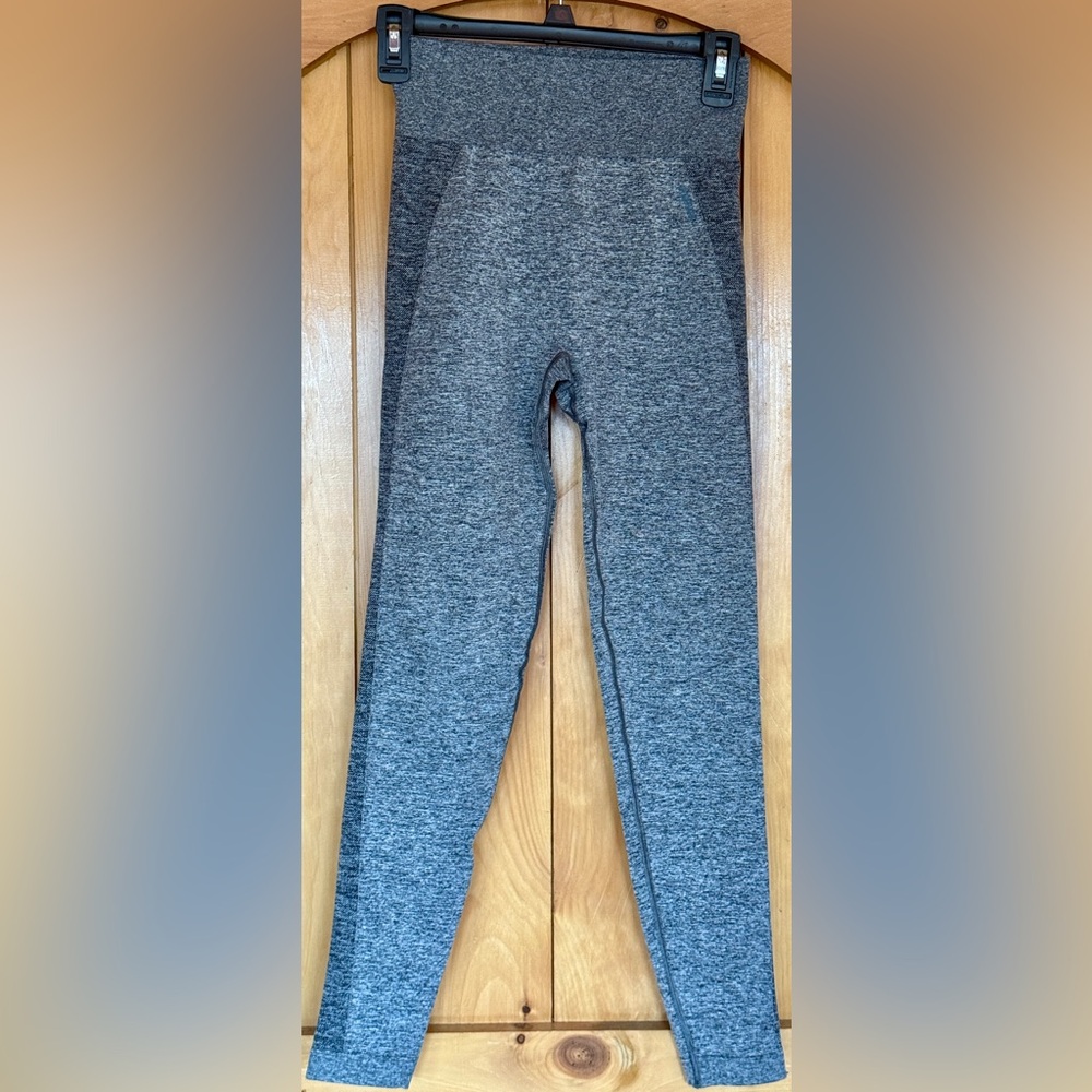 Gymshark Gray Leggings Stretchy Form-Fitting Design